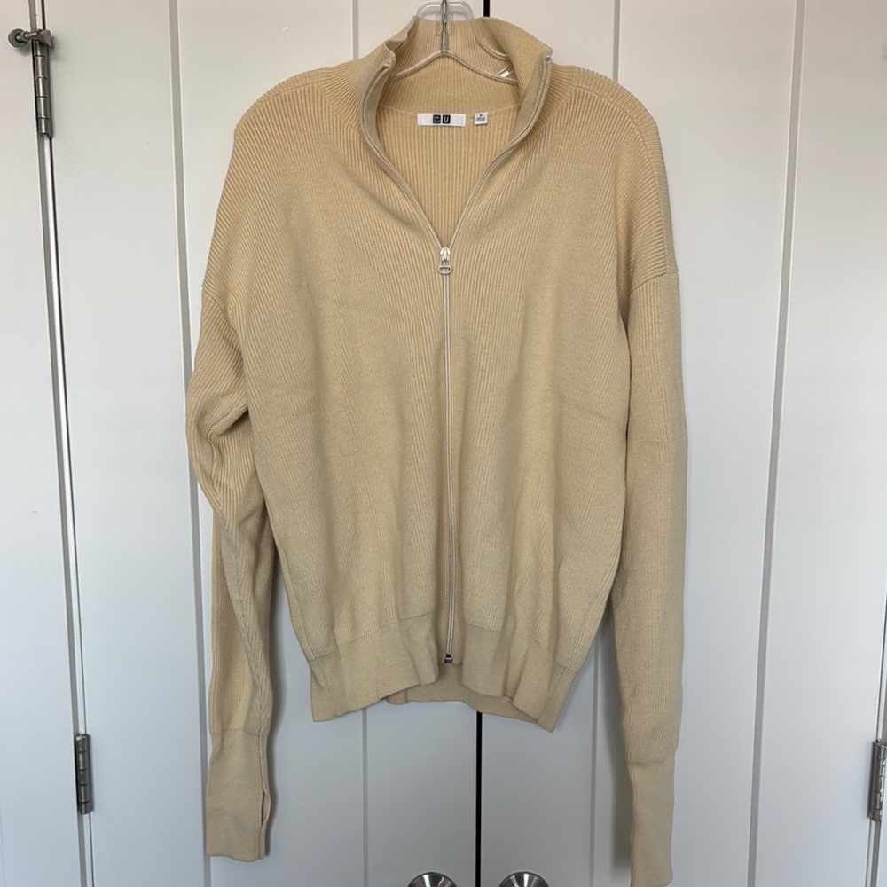 Uniqlo Cream Zip Up Sweater with Relaxed Fit